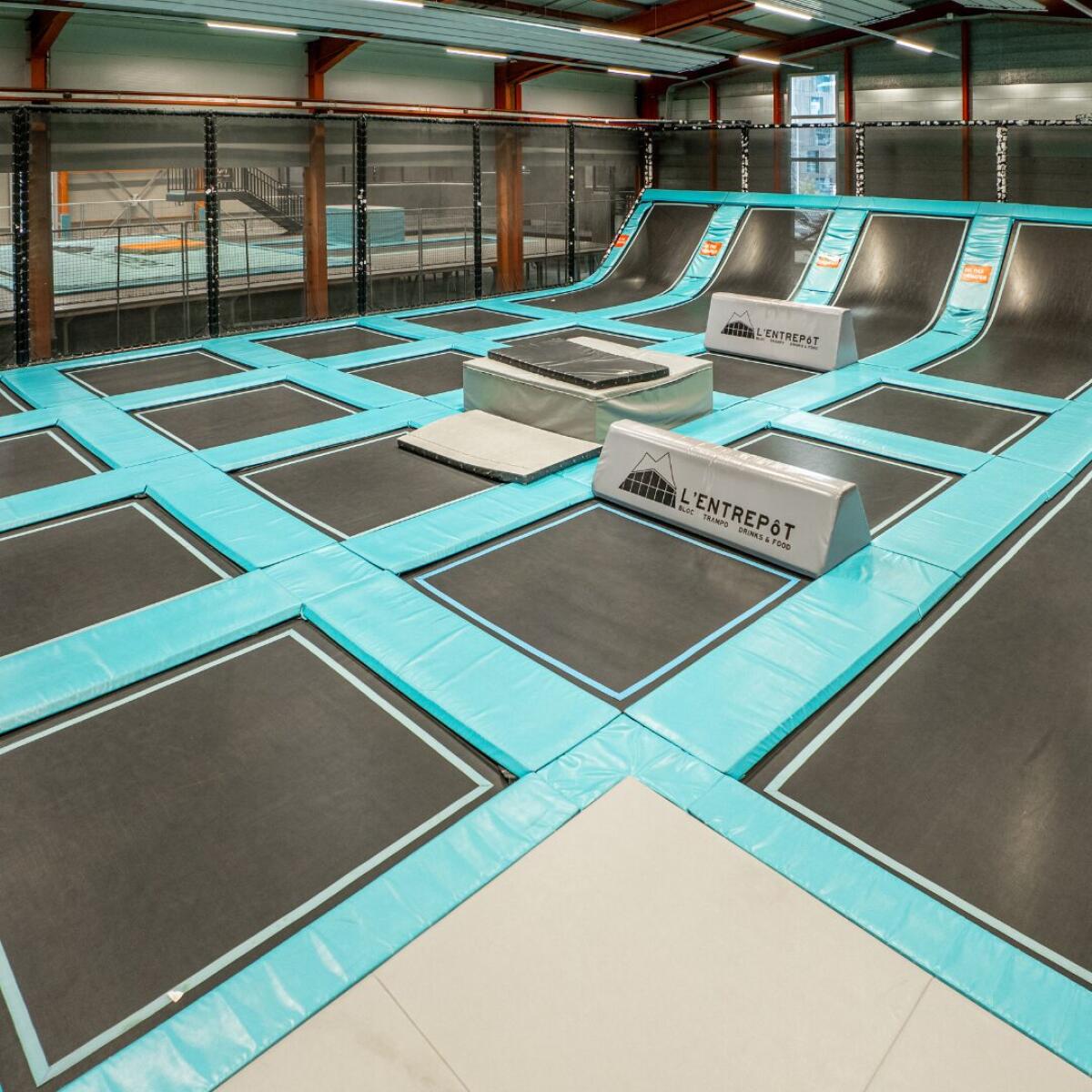 Parc à trampoline de L'Entrepôt à Bulle.